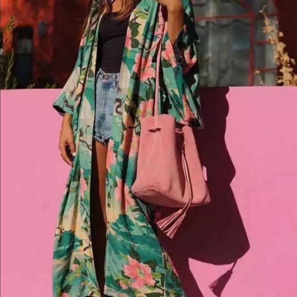 New Arrival boho Lotus kimono - Picture 6 of 9